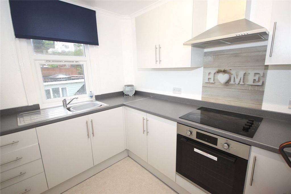 Property photo 3 of 27 Picture No. 06