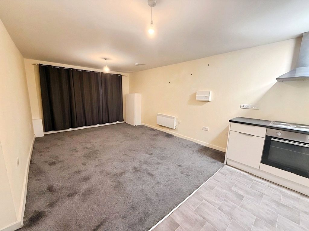 Property photo 3 of 7 Living Area