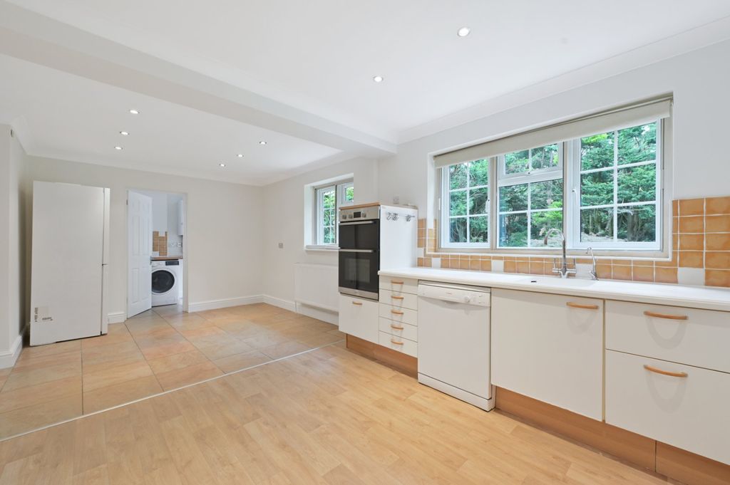 Property photo 3 of 14 Picture No. 13