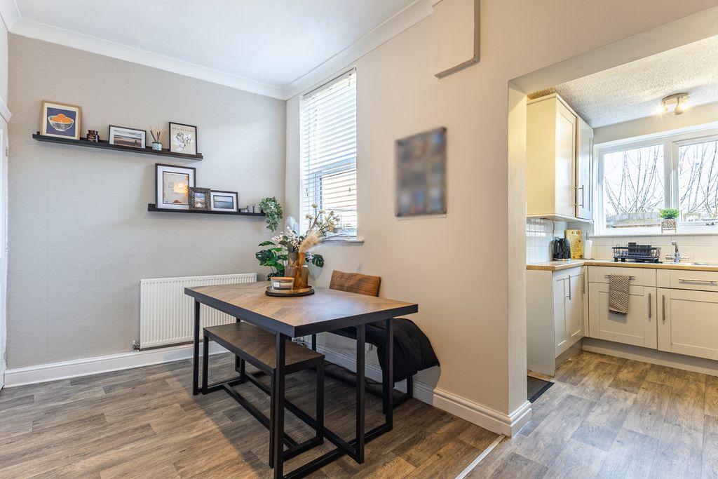 Property photo 2 of 16 Kitchen/Dining