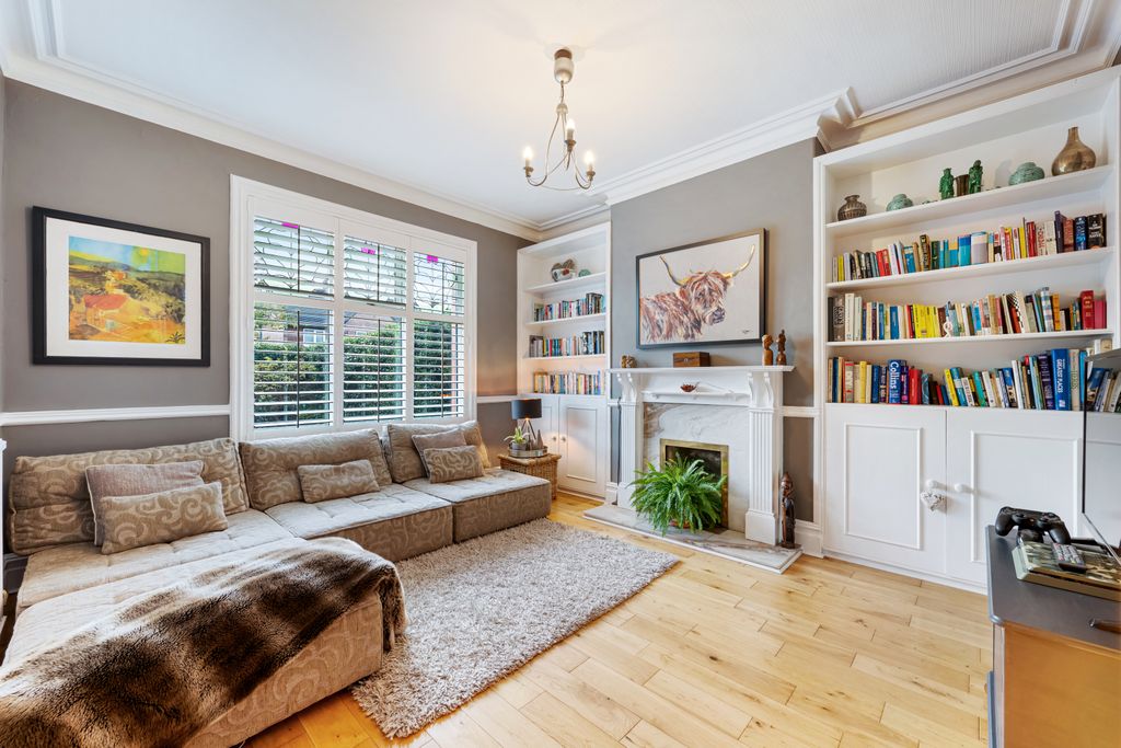 Property photo 3 of 24 Sitting Room