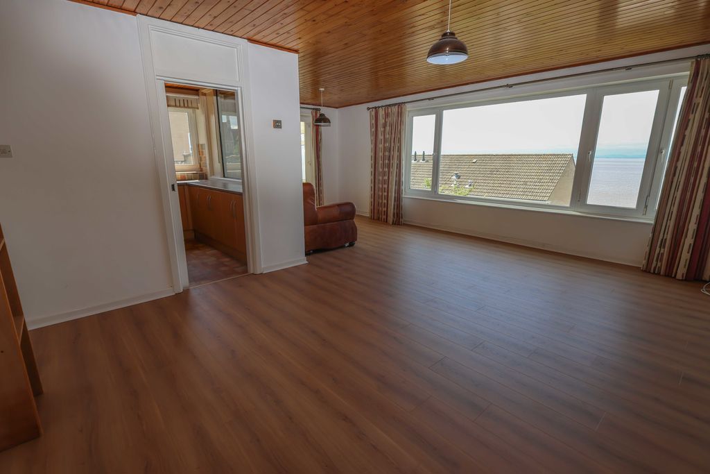 Property photo 2 of 13 Lounge/Diner