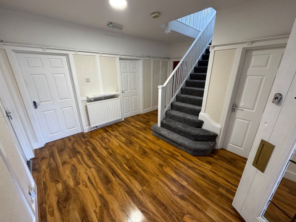 Property photo 2 of 29