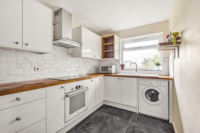 Property photo 3 of 6 Shared Kitchen