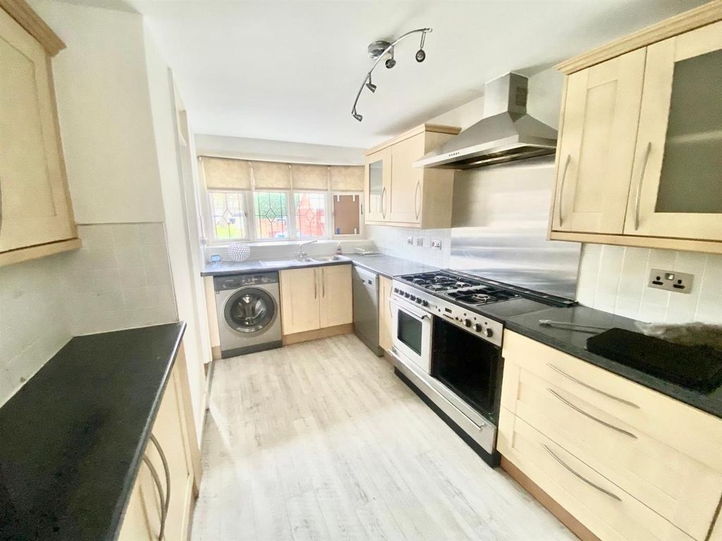 Property photo 2 of 14 Kitchen.Jpg