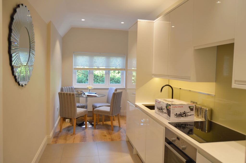 Property photo 3 of 6 Kitchen