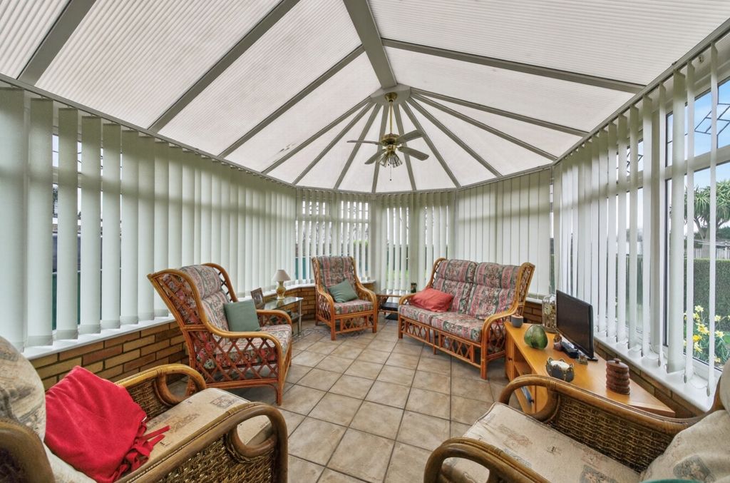 Property photo 3 of 28 1437064-10-69c69Fb6E32A0