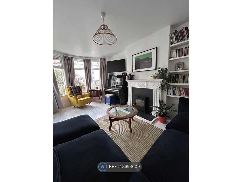 Property photo 2 of 13