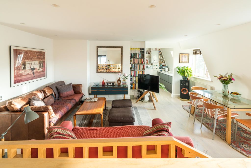 Property photo 3 of 16