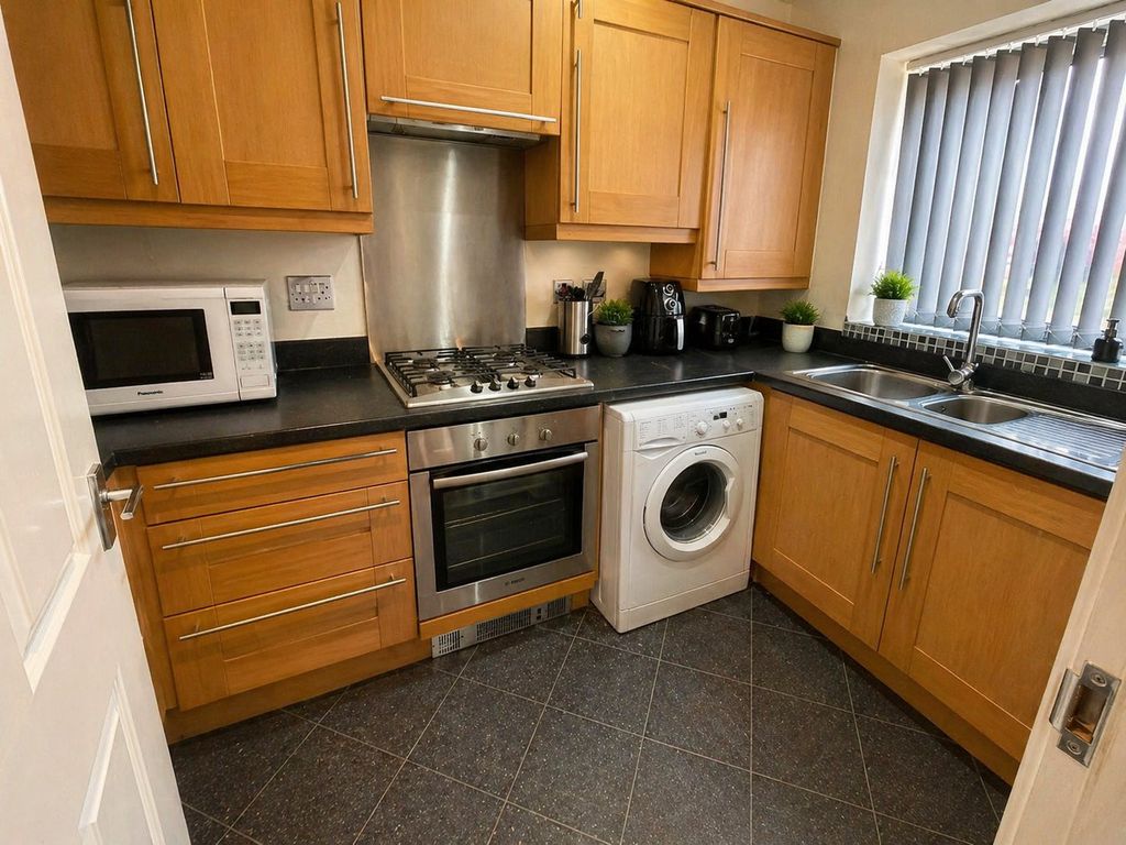 Property photo 2 of 8