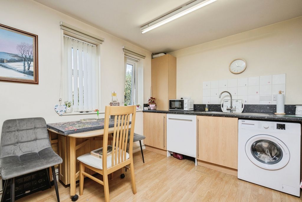 Property photo 3 of 12 Pbox-Img.Jpg