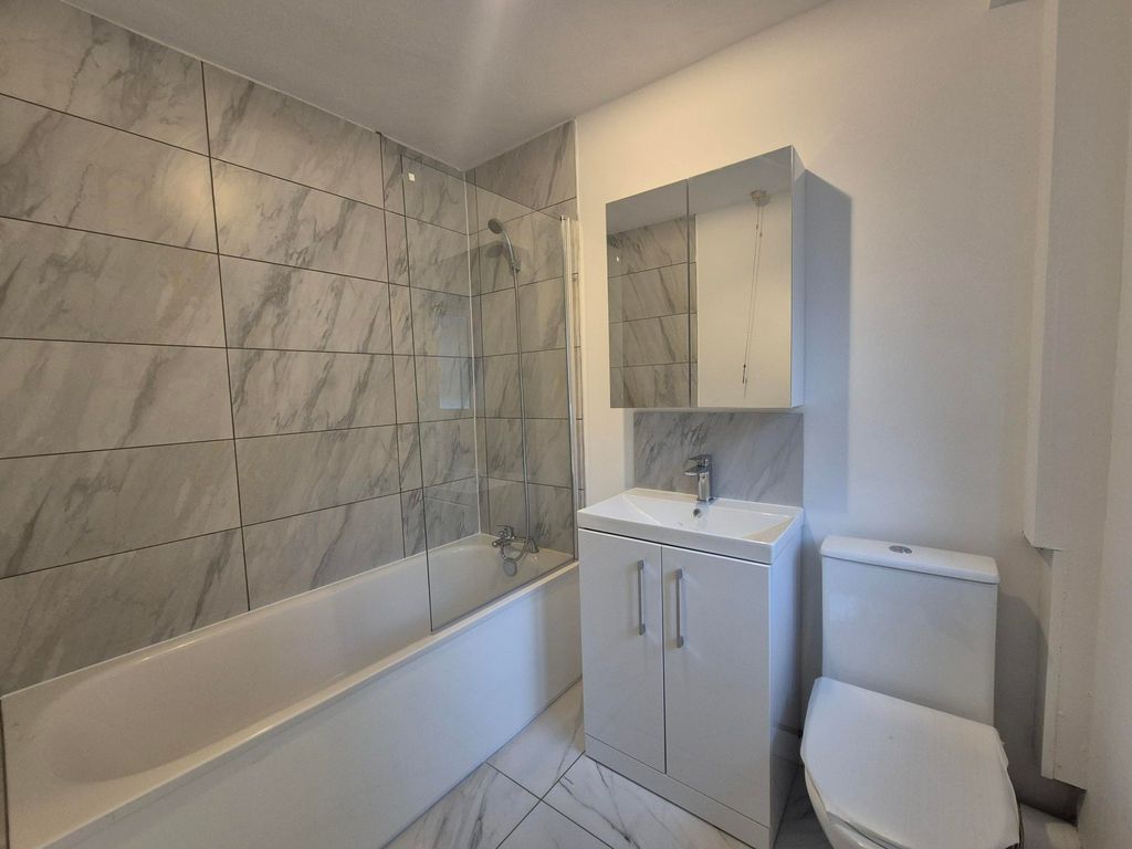 Property photo 3 of 17 Photo 2