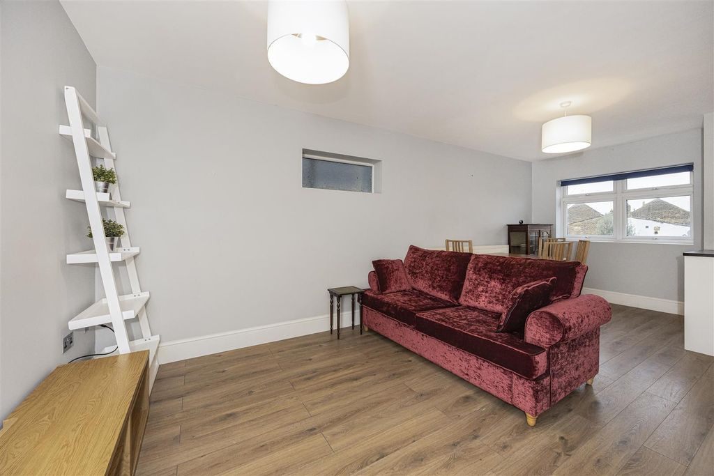 Property photo 2 of 14 2