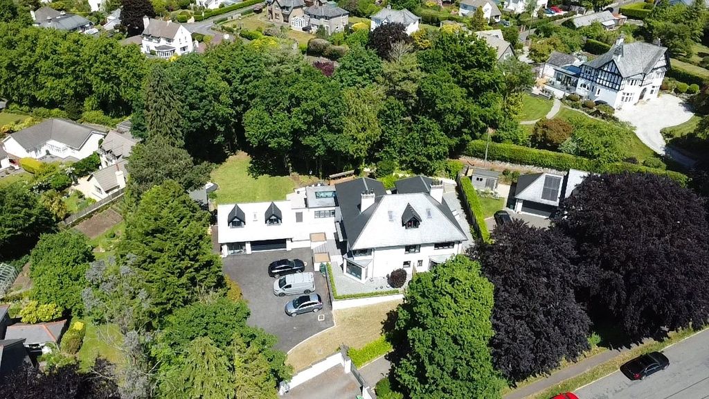 Property photo 2 of 35 Picture No. 09