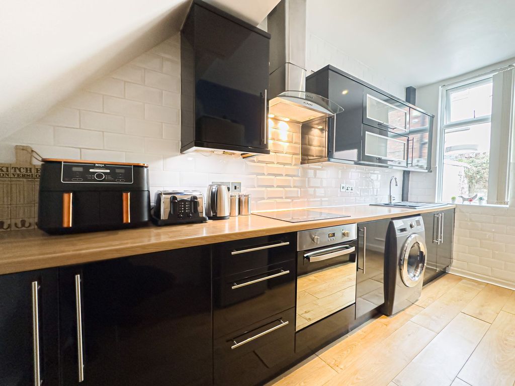 Property photo 2 of 17 Photo 11