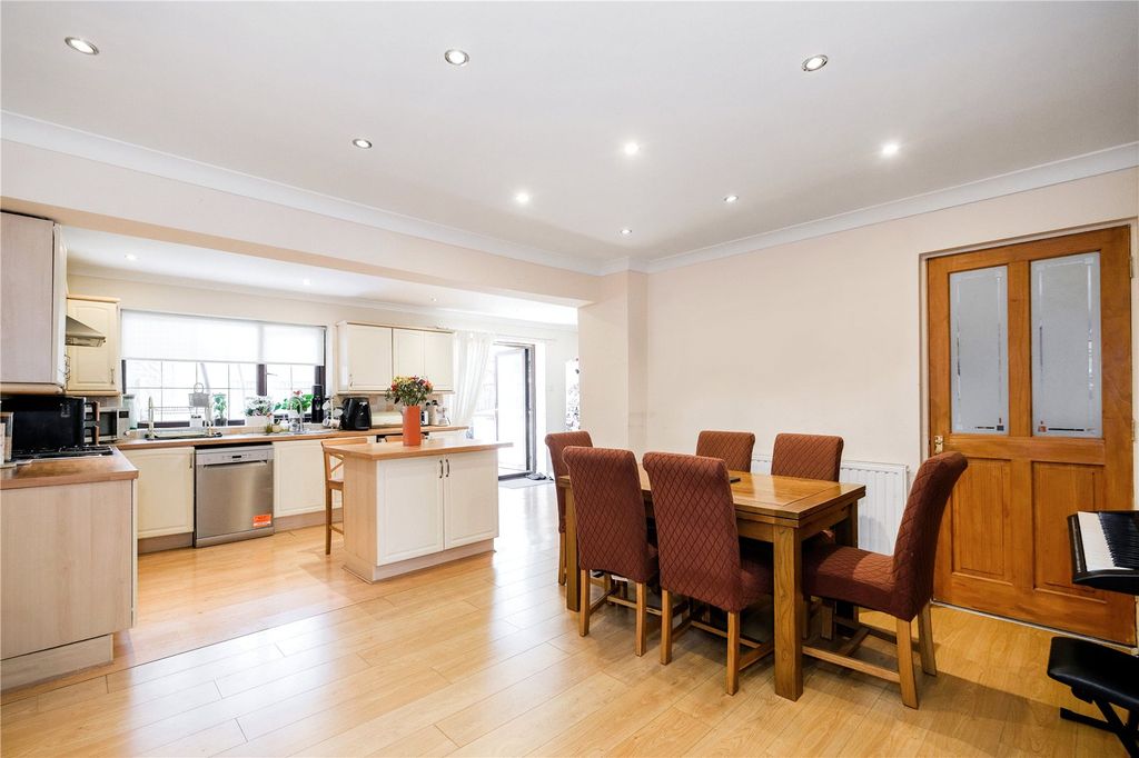 Property photo 3 of 17 Dining Room/Kitchen