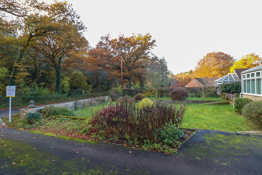 Property photo 2 of 19