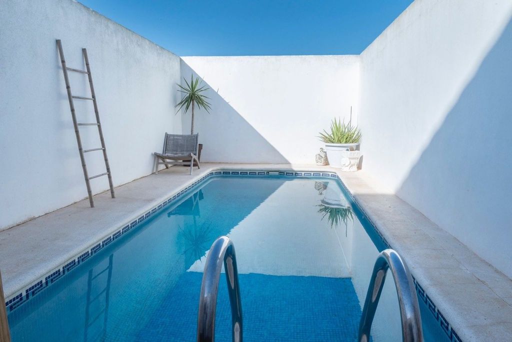 Property photo 3 of 22