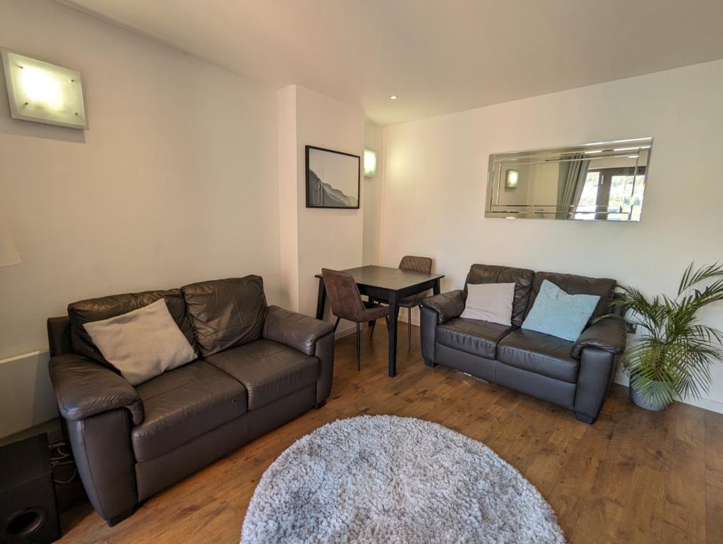 Property photo 3 of 15 Lounge