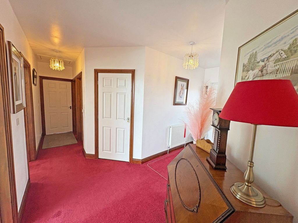 Property photo 2 of 36