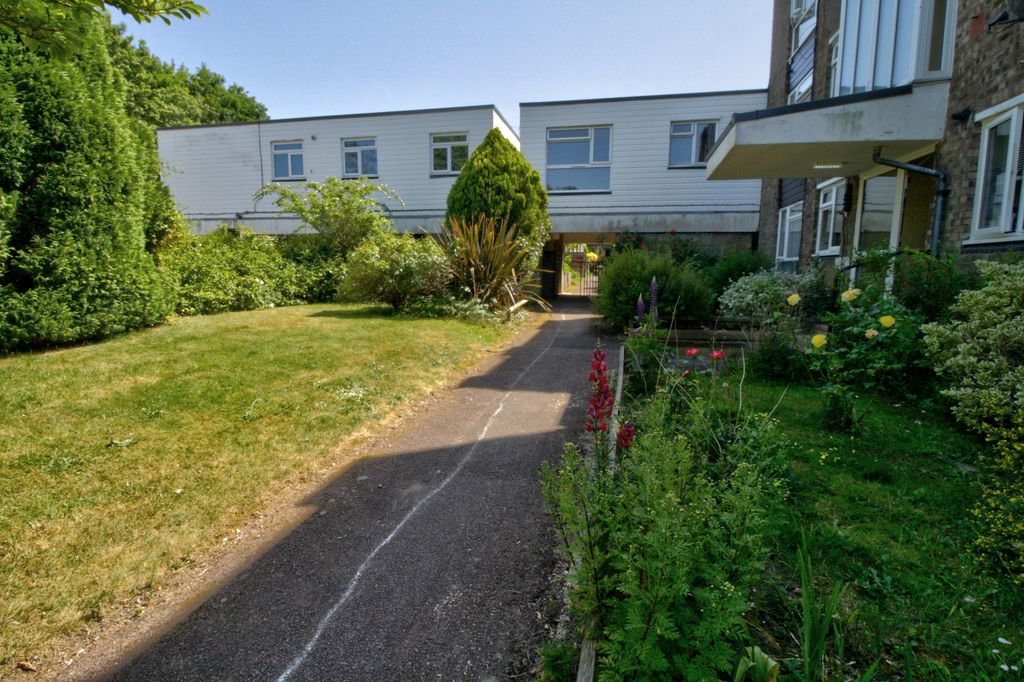 Property photo 3 of 11 117H11