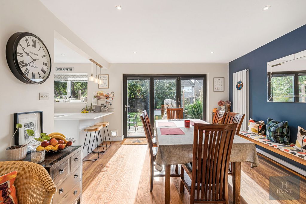 Property photo 3 of 32 Dining