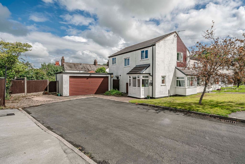 Property photo 1 of 44