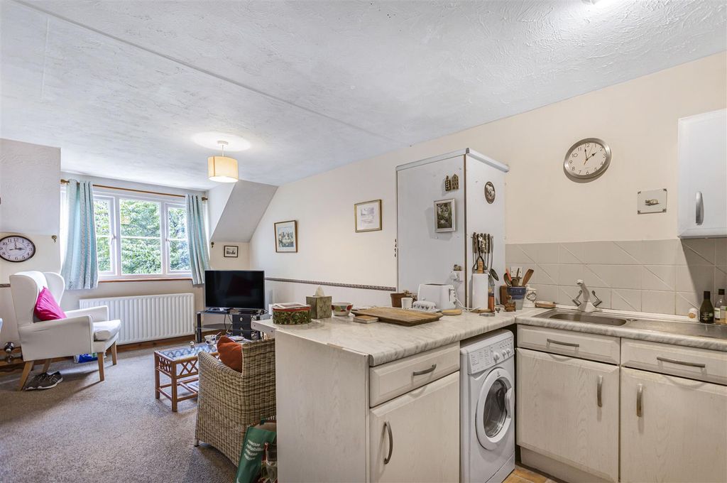 Property photo 2 of 14 21_9367.Jpg