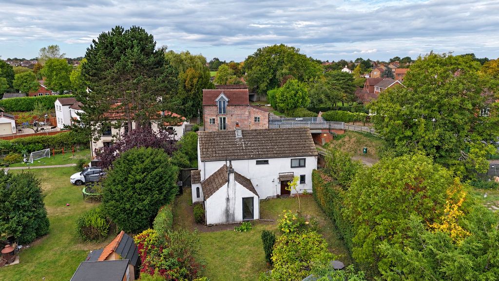 Property photo 2 of 30