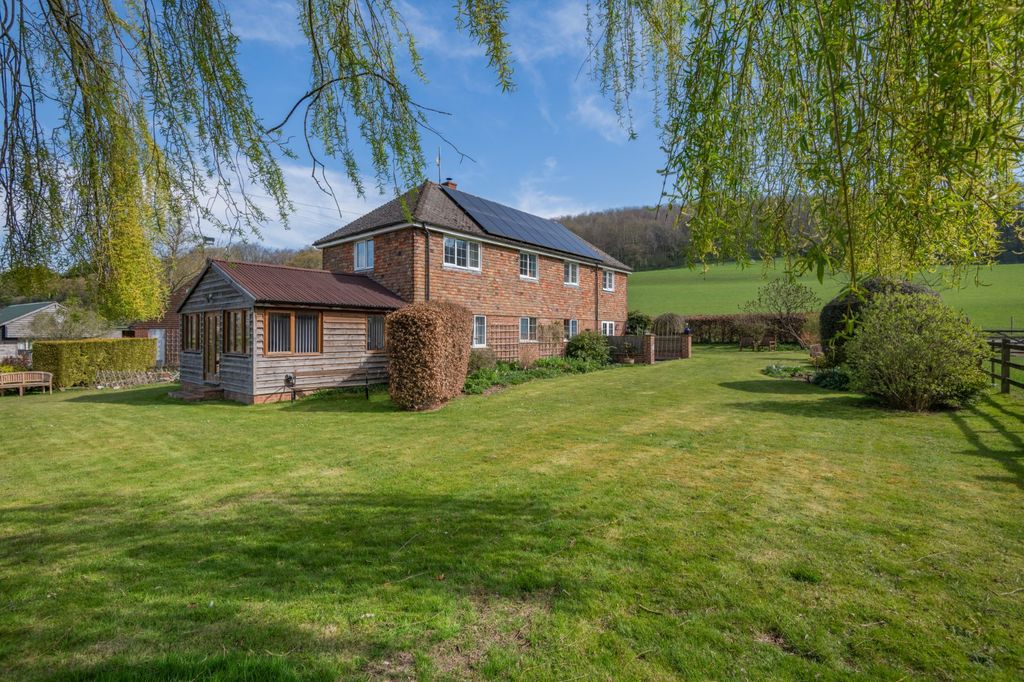 Property photo 1 of 20 The Meads