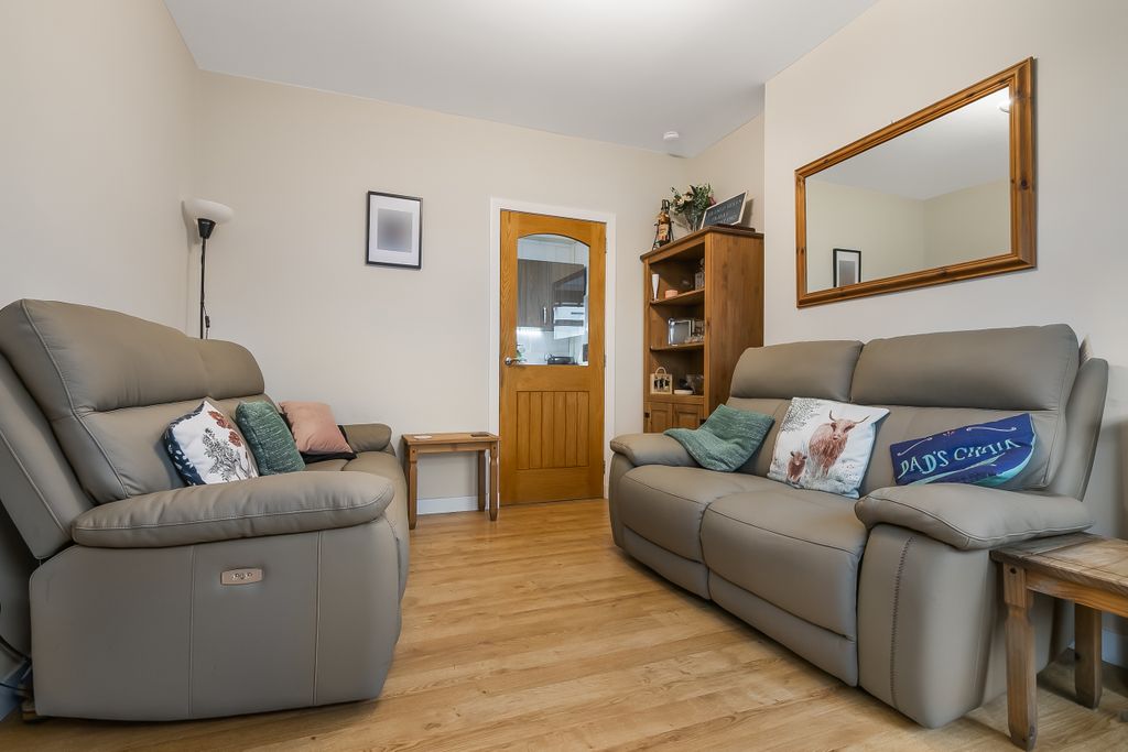 Property photo 3 of 31