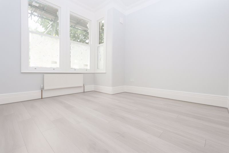 Property photo 1 of 6 Photo 7