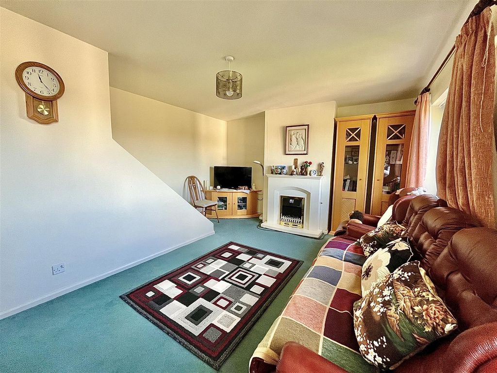 Property photo 2 of 18