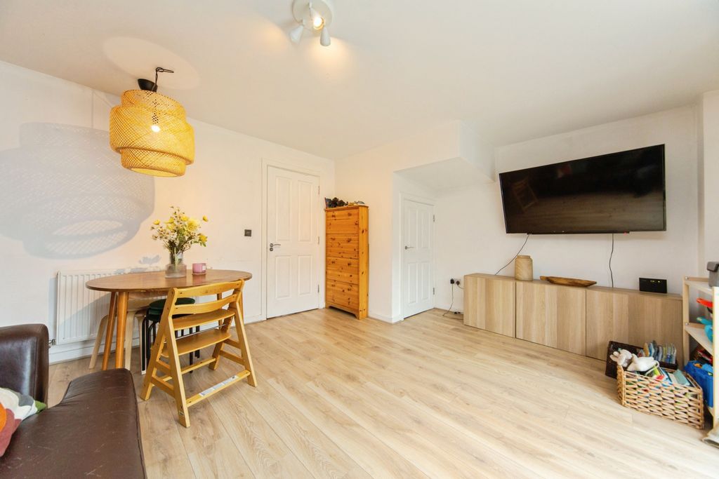 Property photo 3 of 16