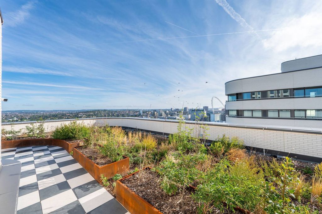 Property photo 2 of 24