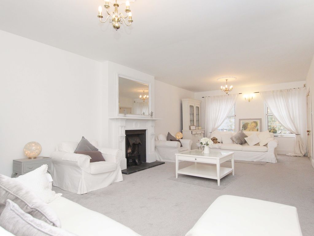 Property photo 2 of 23