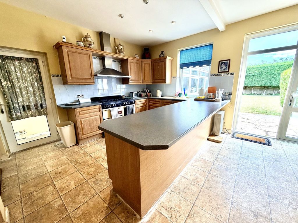 Property photo 3 of 25