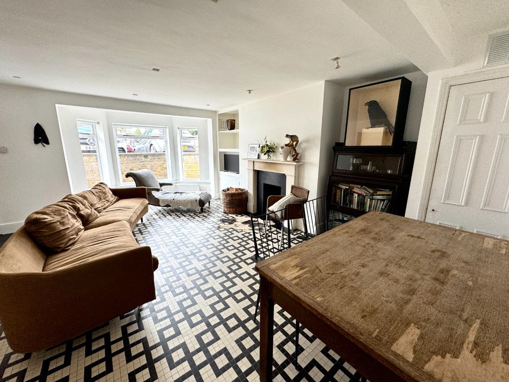 Property photo 2 of 16 4487883