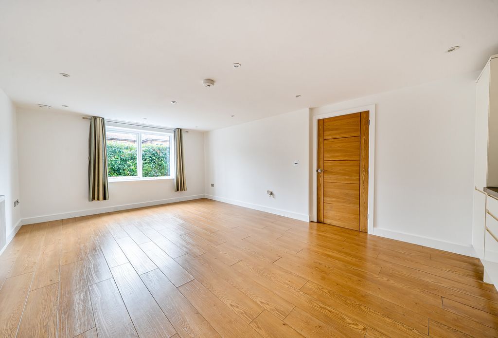 Property photo 2 of 13 1510046 (2).Jpg
