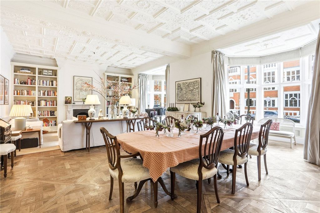 Property photo 3 of 27 Dining Room