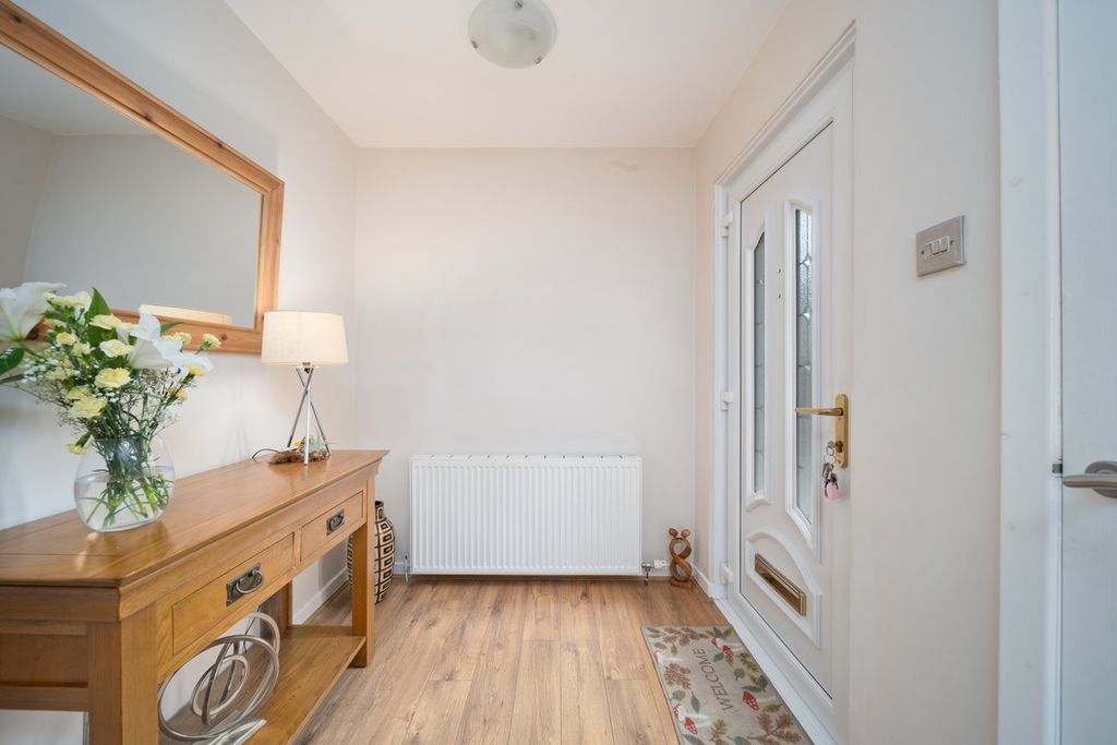 Property photo 3 of 26