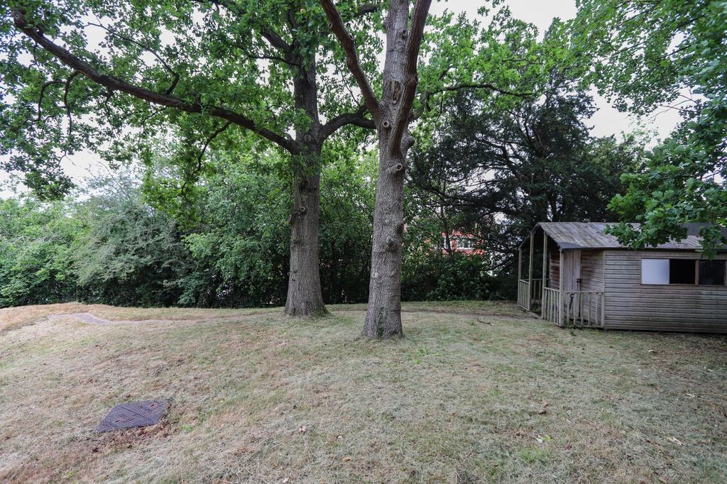 Property photo 2 of 18