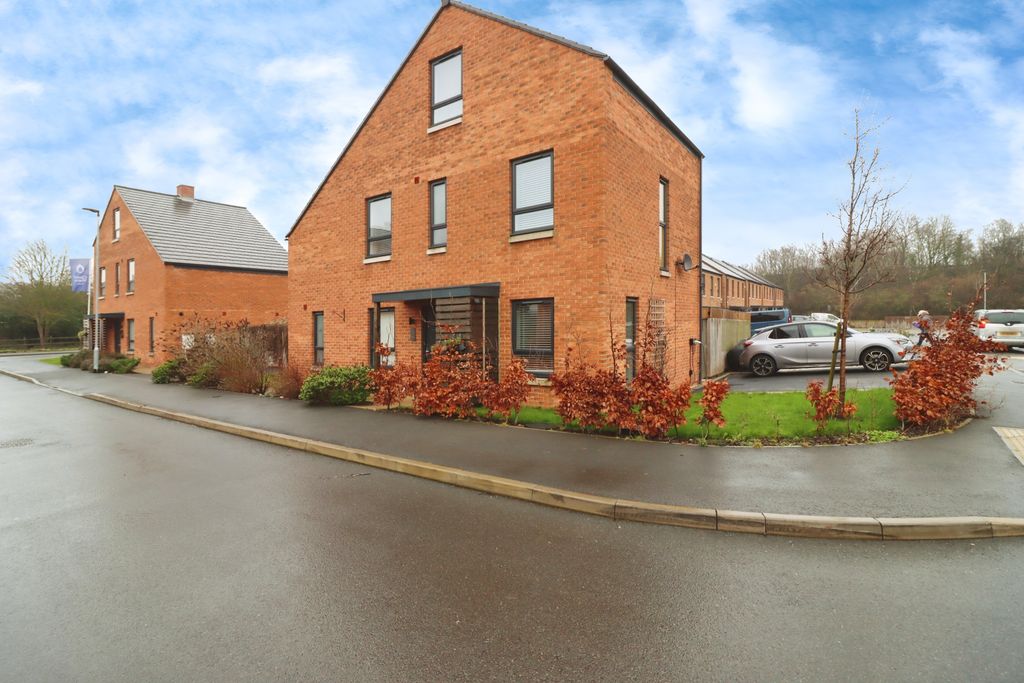 Property photo 1 of 24