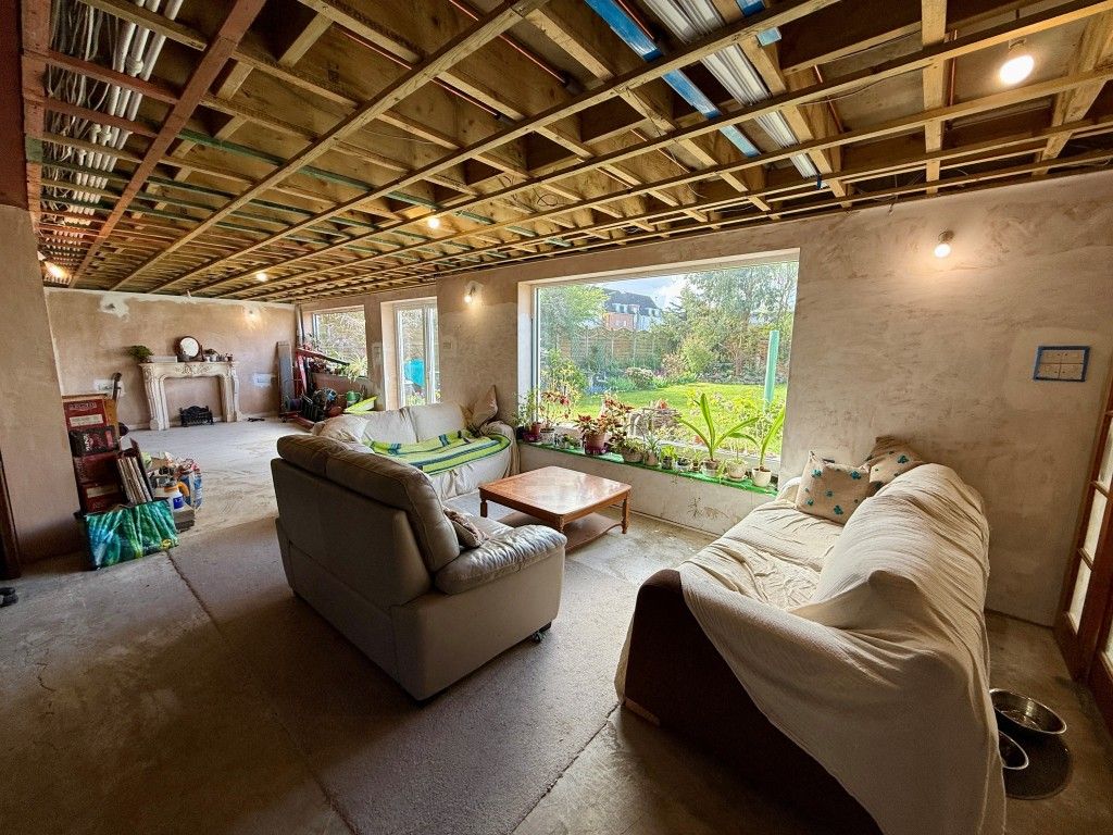 Property photo 3 of 20 Living Room