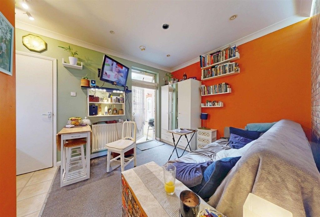 Property photo 2 of 5