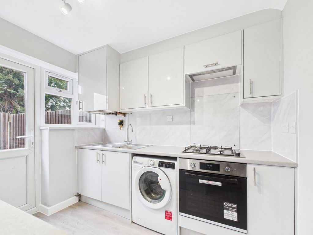 Property photo 1 of 18 Kitchen