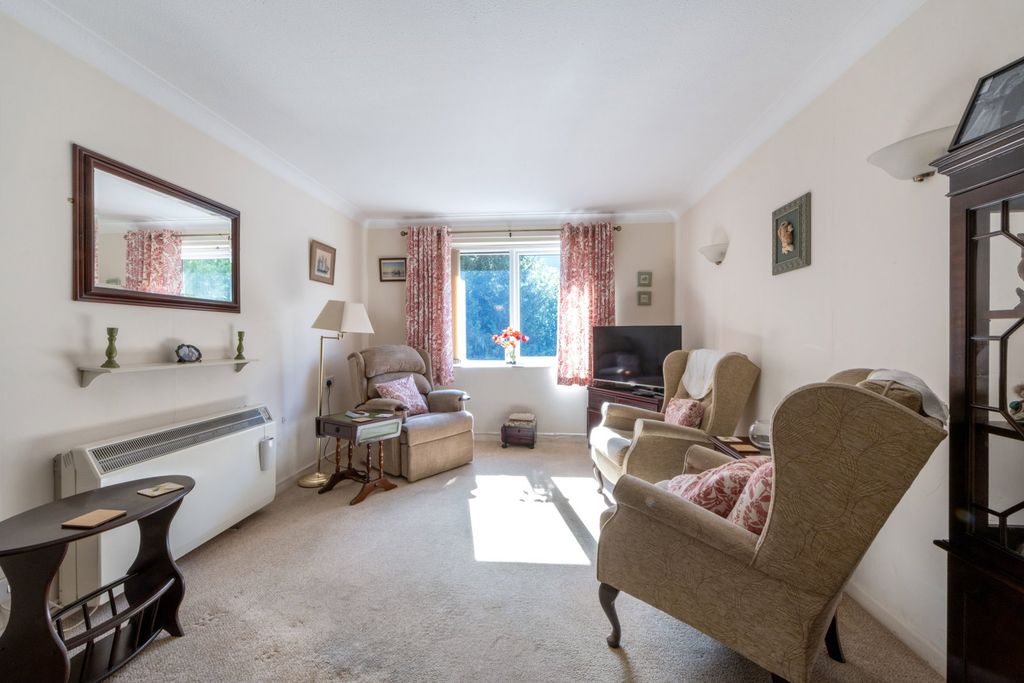 Property photo 2 of 8