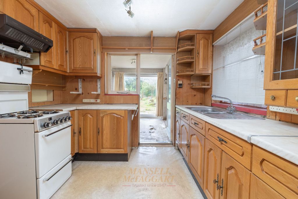 Property photo 2 of 30