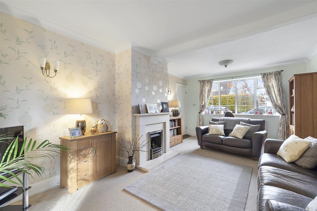 Property photo 3 of 38 Sitting Room