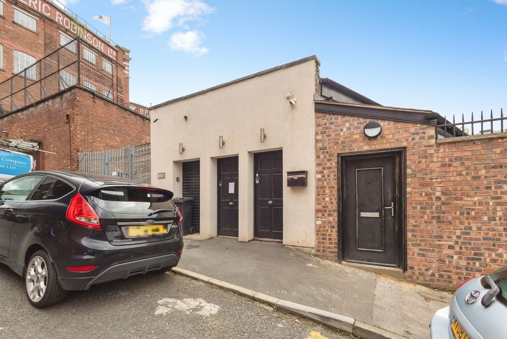 Property photo 1 of 17 Pbox-Img.Jpg